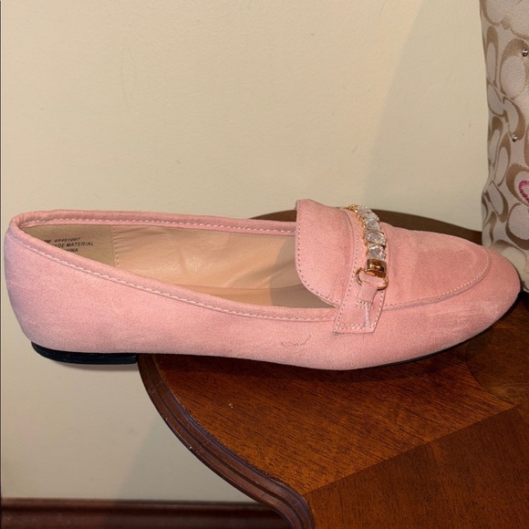 C EST 1946 suede shoes  women’s Sz 9 pink  flats  rhinestone trim  man-made sole - Picture 7 of 11